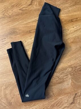 ALO Yoga Black High-Waist Leggings with Subtle Logo